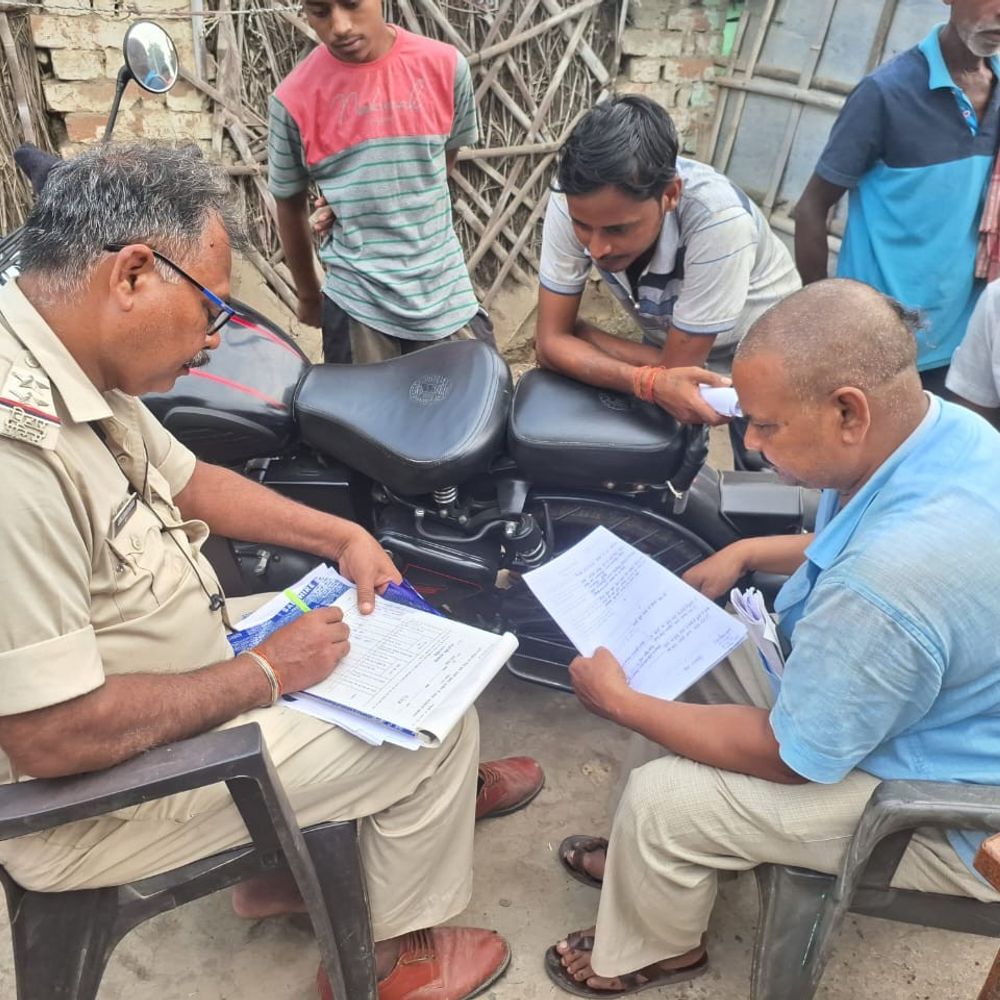 10 फीट गहरे गड्ढे में गिरने से अधेड़ की मौत:परिजन बोले-टॉयलेट के लिए गए थे, चक्कर आने से गिरे