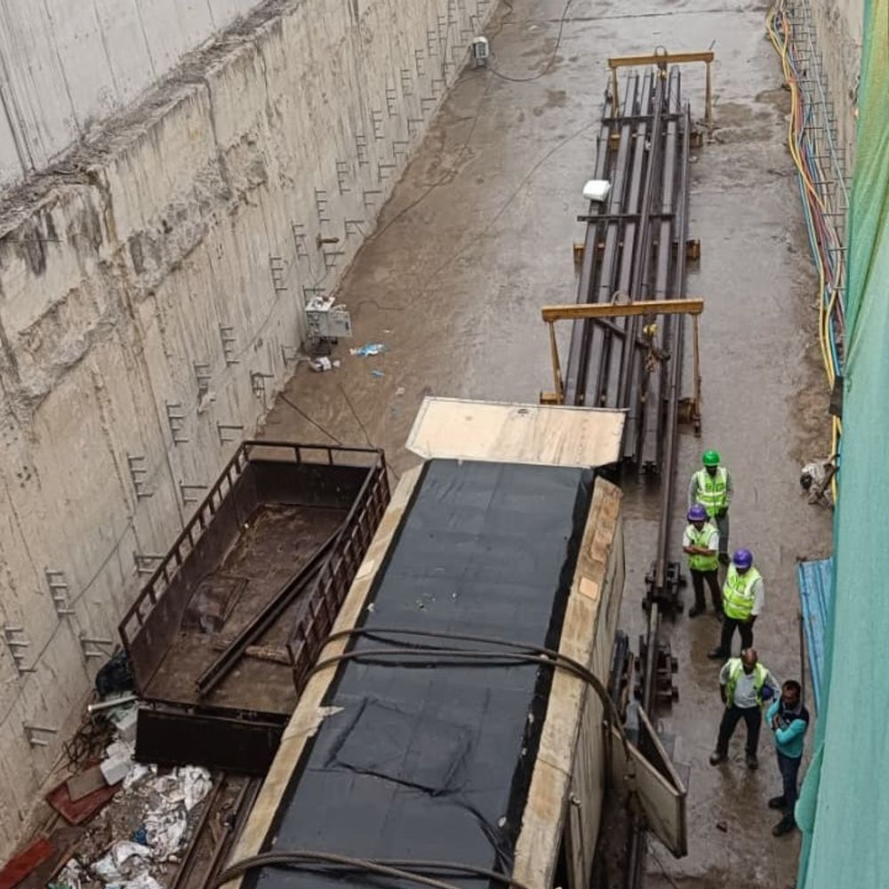 कानपुर साउथ में मेट्रो ट्रैक बिछाने का काम शुरू:सेंट्रल से स्वदेशी कॉटन मिल अंडरग्राउंड रैंप 3 किमी का होगा काम