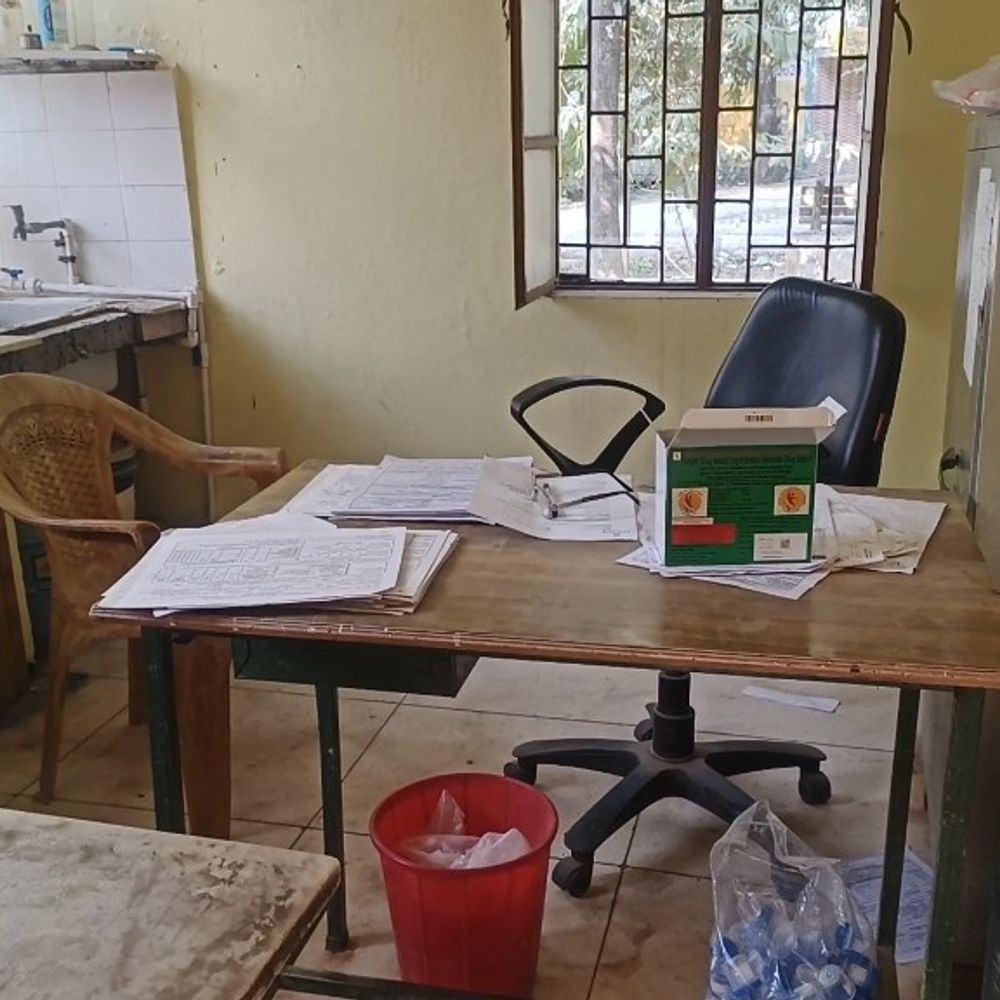 शामली पीएचसी पर आधे से अधिक स्टाफ अनुपस्थित:भास्कर के रियलिटी चेक में लापरवाही उजागर, कार्रवाई की तैयारी