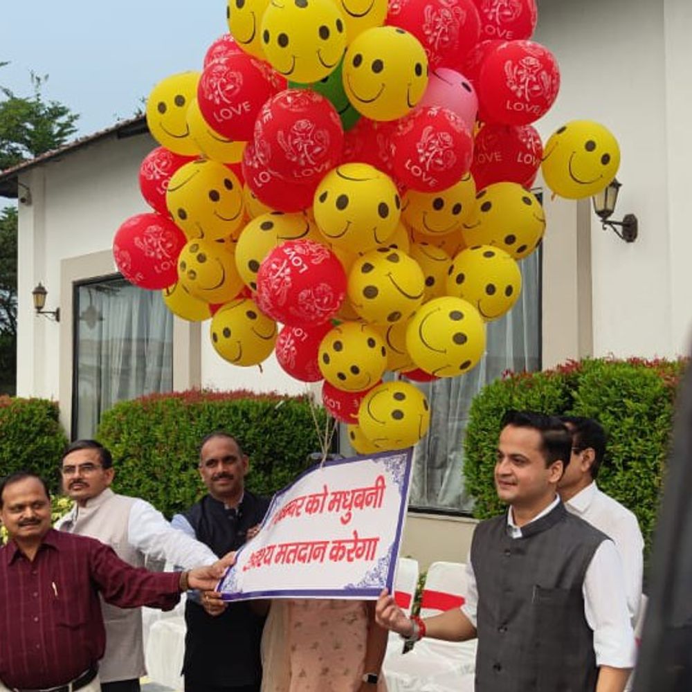 मिथिला हाट छठ घाट पर मतदाता जागरूकता:सेल्फी प्वाइंट बना आकर्षण का केंद्र, प्रेक्षक भी रहे उपस्थित