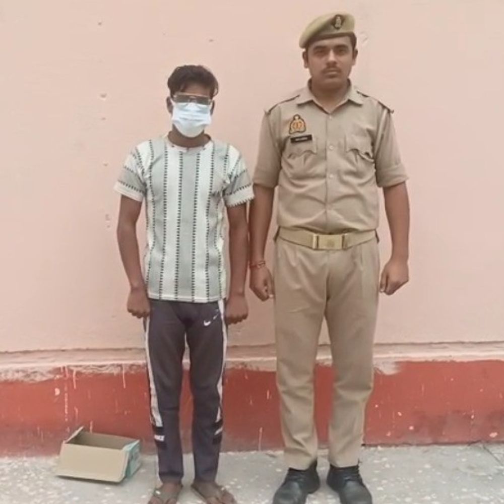 किशोर के साथ अश्लीलता करने वाला आरोपी गिरफ्तार:हापुड़ में पुलिस नें आरोपी को पकड़ा