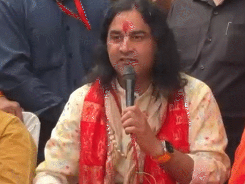 देवकीनंदन ठाकुर बोले- 99% हिंदुओं के बच्चे हिंदू नहीं:कानपुर में कहा- लोगों को अपने धर्म का ज्ञान नहीं, इसलिए हो रहे धर्म परिवर्तन