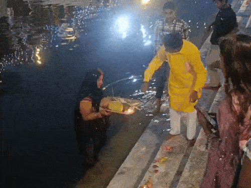 उत्तराखंड में छठ पूजा जारी, हरिद्वार-देहरादून में घाटों पर भीड़:10 शहरों में संध्या अर्घ्य, DJ और आतिशबाजी पर बैन
