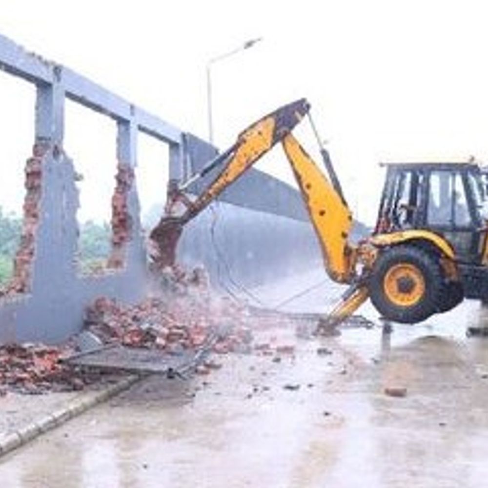 दावे बेअसर,गांगन नदी पर एक्सपोर्टर का कब्जा जस का तस:मुरादाबाद में लोहिया ब्रास-डिजाइनको पर सालभर पहले चलाया था MDA ने बुलडोजर,फिर बन गई वहीं बाउंड्री
