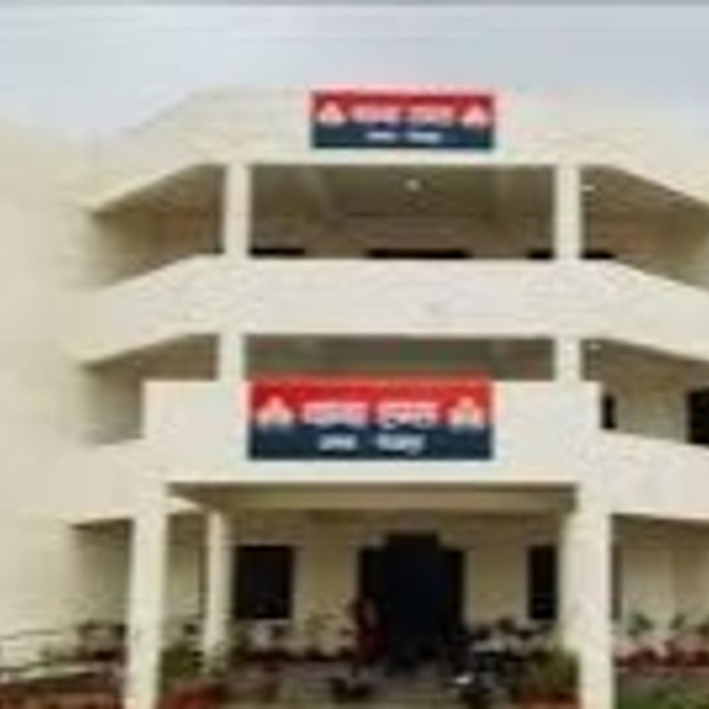 गोरखपुर में पशु तस्करों ने मचाया आतंक:कॉलोनी में घुसकर पशुओं को पिकअप पर लादे, भीड़ जुटने पर भागे