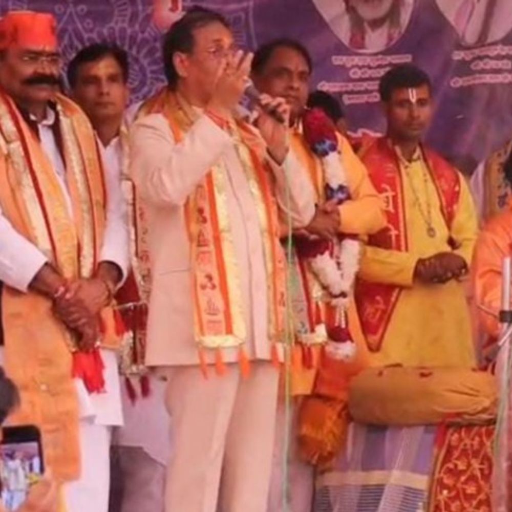गाजियाबाद धार्मिक कार्यक्रम में पहुंचे पूर्व डिप्टी CM दिनेश शर्मा:कहा- जो धर्म को न माने वाले लोग हैं, ऐसे लोग कालिया नाग से कम नहीं होते