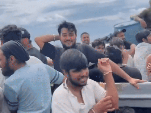 अमेरिका से पहुंचाने वाले खतरनाक डंकी रूट की VIDEO:सांप-बिच्छुओं से भरे जंगल-नदियों से गुजरे, डोंकरों ने अंगुलियां काटने की धमकी देकर पैसे लूटे