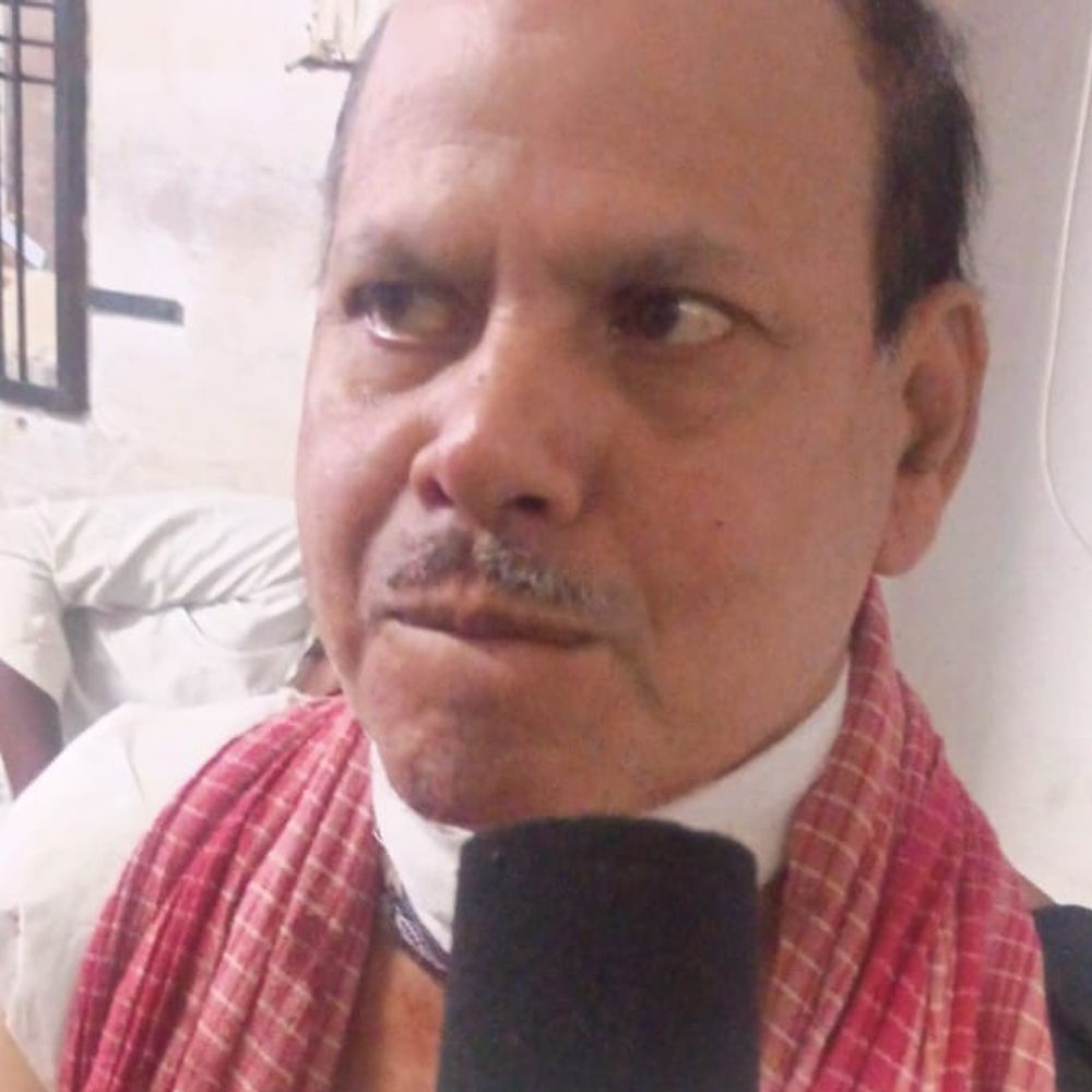 चाचा ने भाई-भतीजियों पर तलवार से हमला किया:ई-रिक्शा चार्जिंग को लेकर विवाद, दो बहनें गोरखपुर रेफर