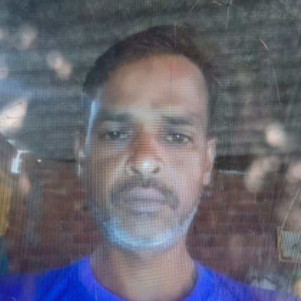 एटा में सांड के हमले से युवक की मौत:खेतों की रखवाली करने के दौरान किया था हमला