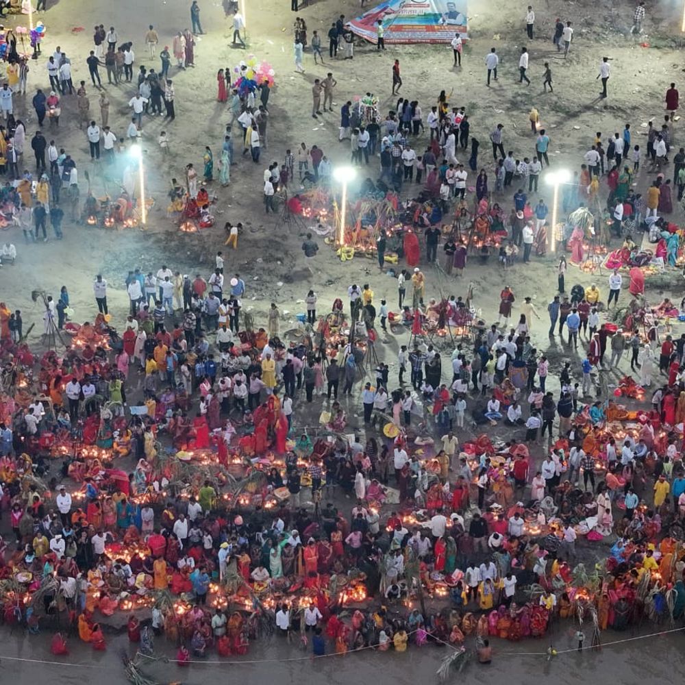 8 ड्रोन तस्वीरों में देखें गाजीपुर का छठ महापर्व:लाखों श्रद्धालुओं ने उगते सूर्य को अर्घ्य देकर की कामना