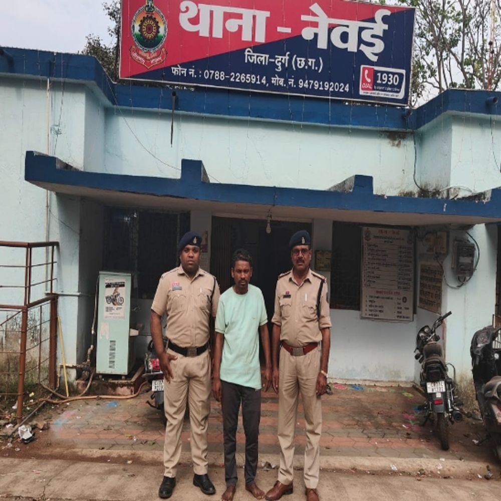 कॉन्स्टेबल की बाइक में आग लगाने वाला गिरफ्तार:  दुर्ग में जुआ के अड्डे पर छापेमारी के दौरान लगाई थी आग, कार्रवाई से नाराज था – durg-bhilai News