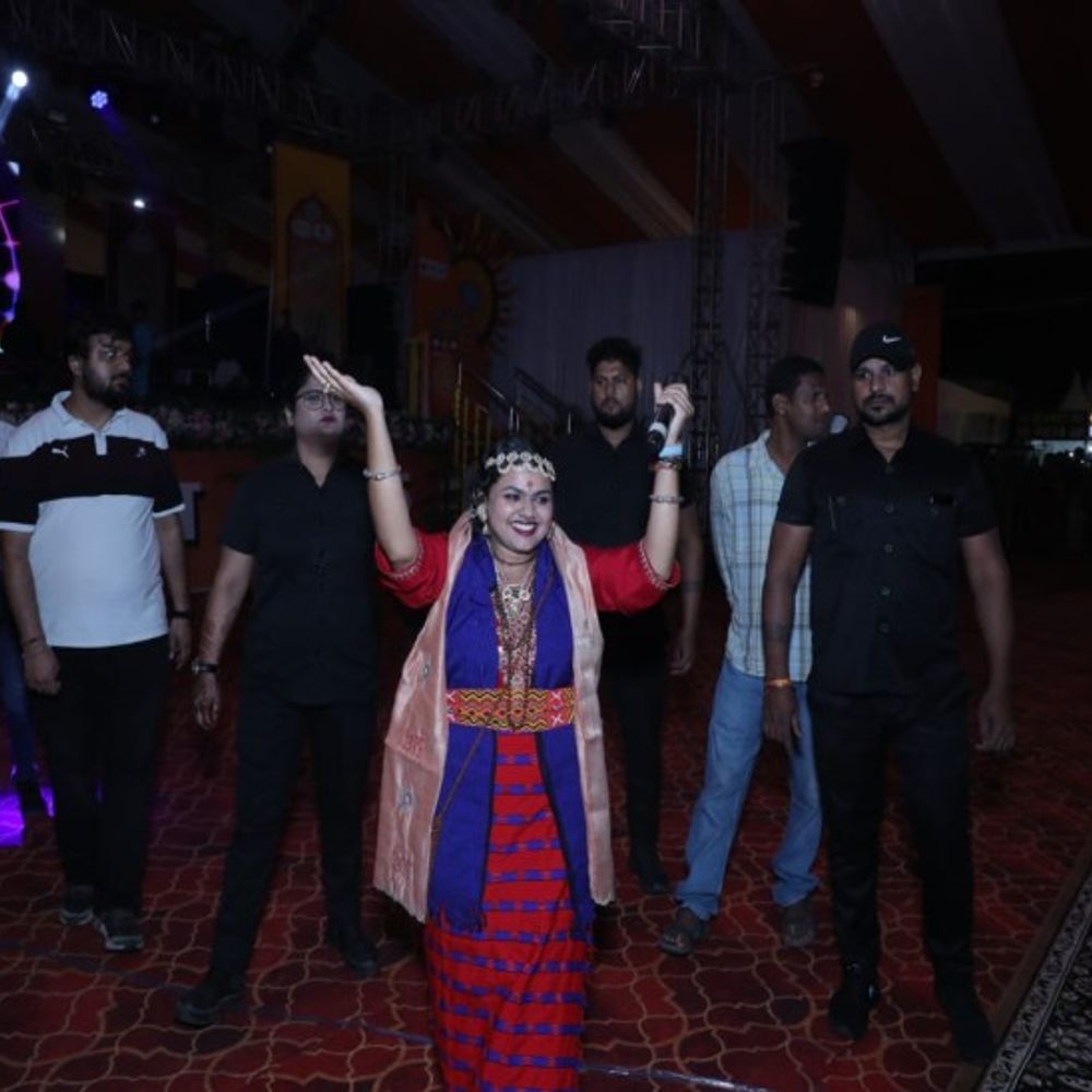 ब्रज रज उत्सव का तीसरा दिन:अभिलिप्सा पांडा की मधुर वाणी में डूबा ब्रज, कन्हैया की नगरी में गूंजे हर हर शंभु