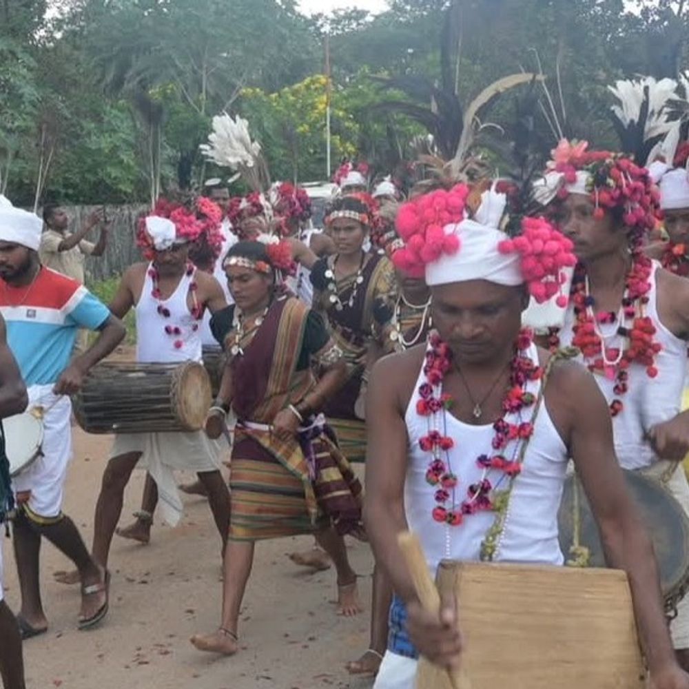 संसदीय संकुल विकास परियोजना कार्यालय का शुभारंभ:कोंडागांव के धनोरा में जननायकों ने किया खंडामुंदिया में देवदर्शन 1 677db8d5 d648 4be2 80cf fa77888ed404 1761744239178