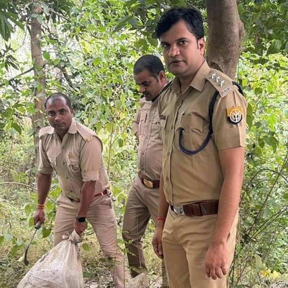 रायबरेली में अवैध शराब पर बड़ी कार्रवाई:1000 लीटर कच्ची शराब जब्त, 1500 क्विंटल लहन नष्ट