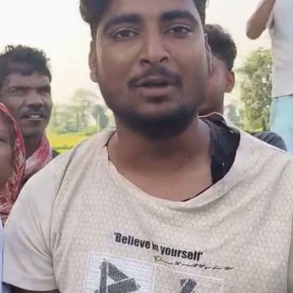 पूर्णिया में ग्रामीणों की सूझबूझ से दो झपटमार गिरफ्तार:  ऑटो सवार युवती से मोबाइल छीनने की कोशिश कर रहे थे दोनों – Purnia News
