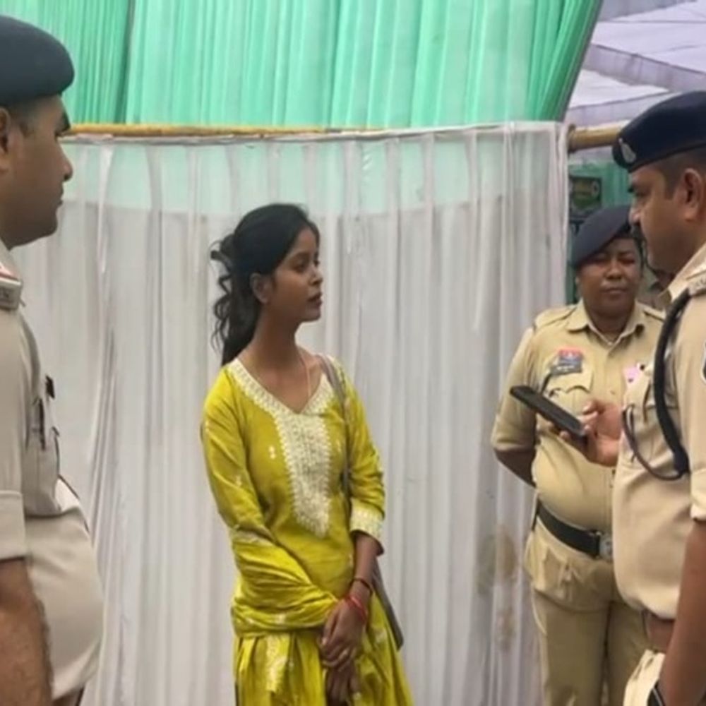 Tehsildar accused of demanding Rs 1 crore as dowry, forced abortion | तहसीलदार पर एक करोड़ दहेज मांगने का आरोप,कराया अबॉर्शन: CM से मिलने पहुंची विवाहिता, पहले की शिकायत लेकिन दर्ज नहीं हुई FIR - Ambikapur (Surguja) News 1 whatsapp image 2025 10 29 at 211250969ac73b 1761753019