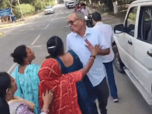 रोहतक MDU विवाद, सुपरवाइजर समेत 3 पर FIR:पीड़ित महिला बोली- किसी का फोन आया, तब कपड़े उतरवाकर पीरियड्स चेक किए गए