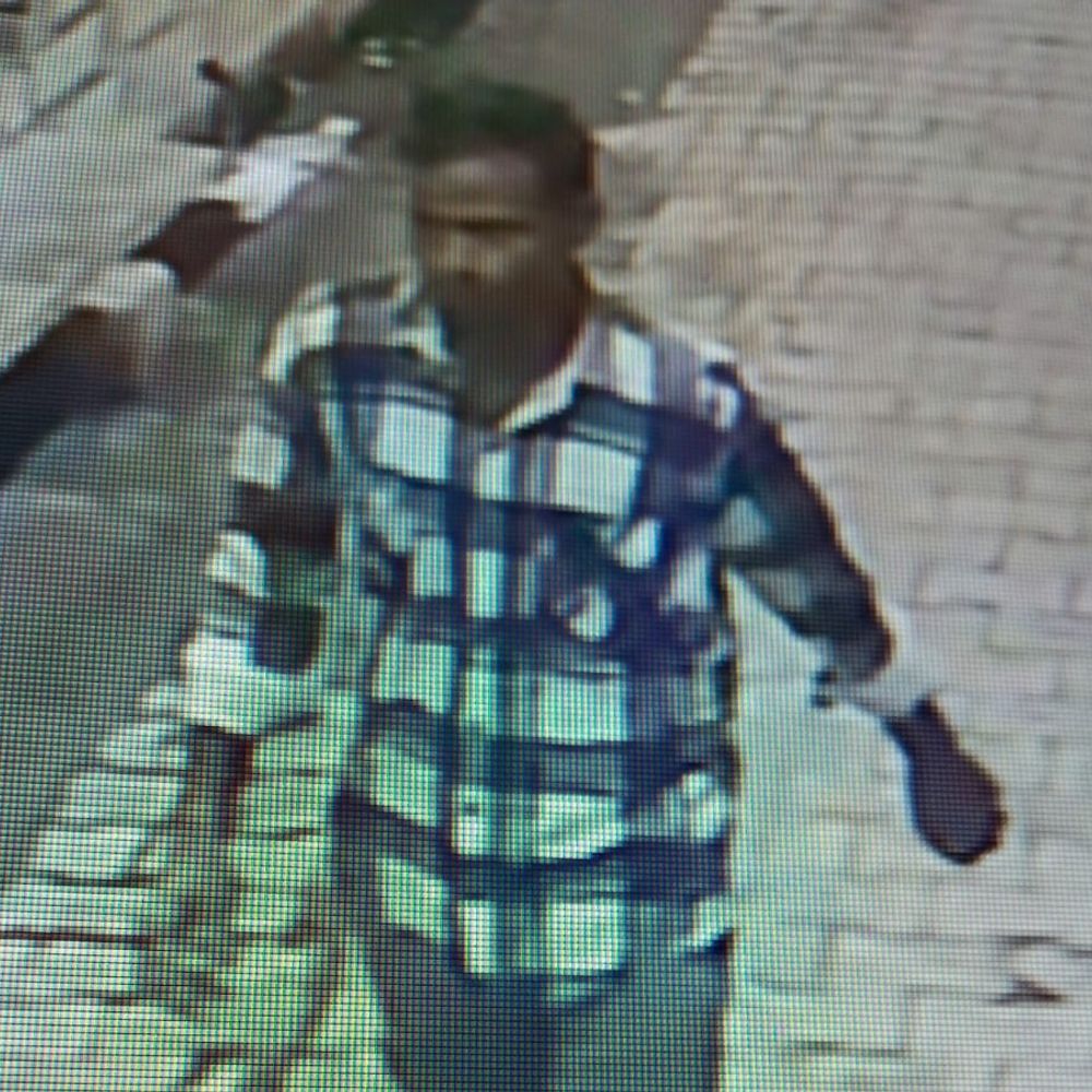 पीलीभीत में महिला के कान से कुंडल नोचे:घटना CCTV में कैद, पुलिस आरोपी की तलाश में