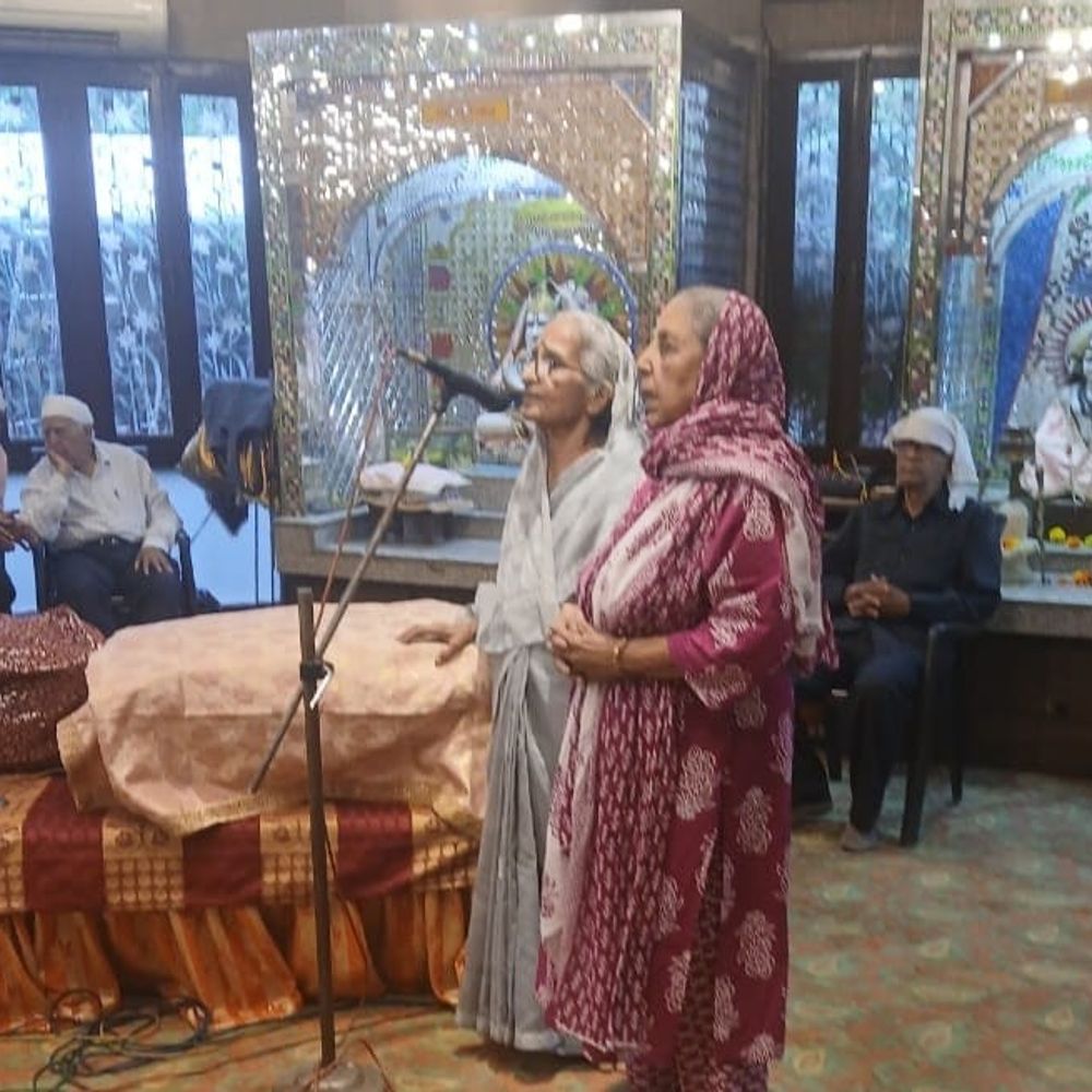 लालबाग हरि ओम मंदिर में नानक देव जयंती:दूसरे दिन भी भक्ति और श्रद्धा का माहौल