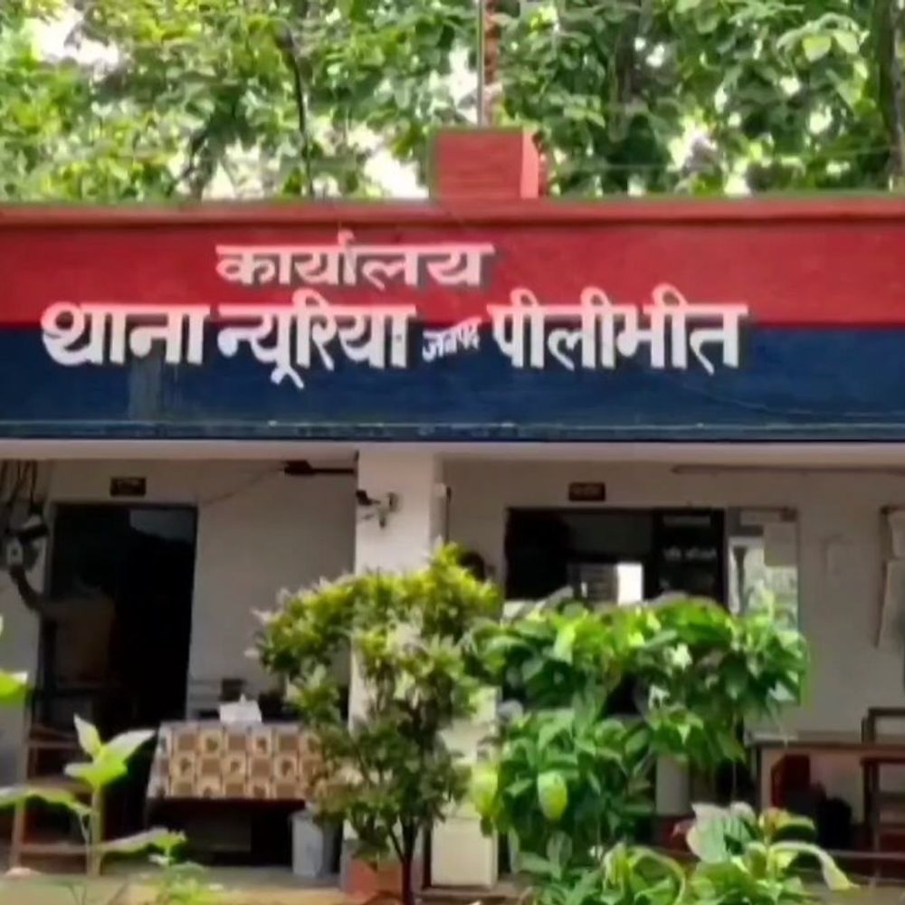 पीलीभीत में वन विभाग टीम से अभद्रता, आरोपी फरार:उत्तराखंड से लाई जा रही अवैध लकड़ी पकड़ने पहुंचे थे, 3 पर FIR