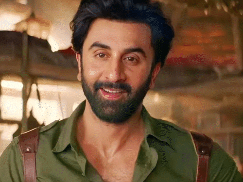 रणबीर कपूर के सपोर्ट में उतरे सद्गुरु:बोले- किसी एक्टर को उसके पिछले किरदारों से जज करना गलत है