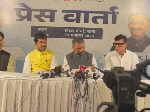 चुनाव प्रचार के लिए पटना पहुंचे CM सुक्खू:बोले- हिमाचल कैबिनेट ने पहली बैठक में OPS लागू की, बिहार में भी करेगी कांग्रेस