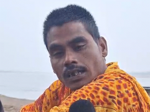 मां-दोनों बच्चे डूबे, क्या मुंह लेकर गांव जाऊं:2 महीने पहले बीवी की मौत, मैं अकेला बचा; बहराइच नाव हादसे की मार्मिक कहानी का VIDEO