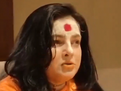 गोरखपुर में ममता कुलकर्णी बोलीं- दाऊद आतंकी नहीं, VIDEO:मुंबई ब्लास्ट नहीं करवाया, मैं उससे कभी नहीं मिली