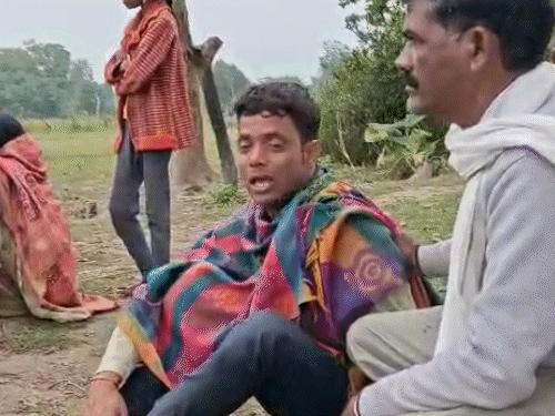 बहराइच में 22 लोगों से भरी नाव नदी में पलटी:1 की मौत, 8 बह गए; रातभर परिजन रोते-बिलखते रहे; IG-कमिश्नर पहुंचे