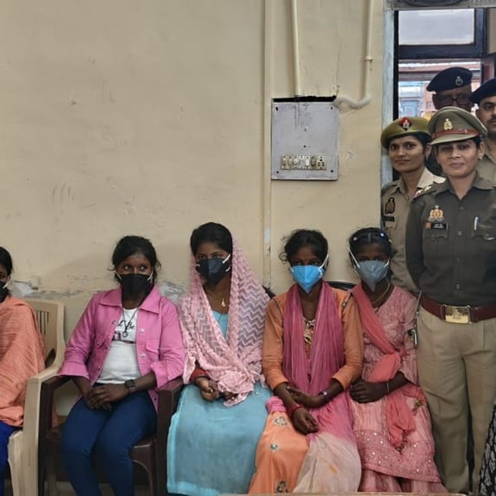 ट्रेन से दिल्ली जा रही 5 किशोरियां कराई मुक्त:घर से नाराज होकर बिहार से निकली थी सभी, परिजनों ने दर्ज कराया था अपहरण का मुकदमा