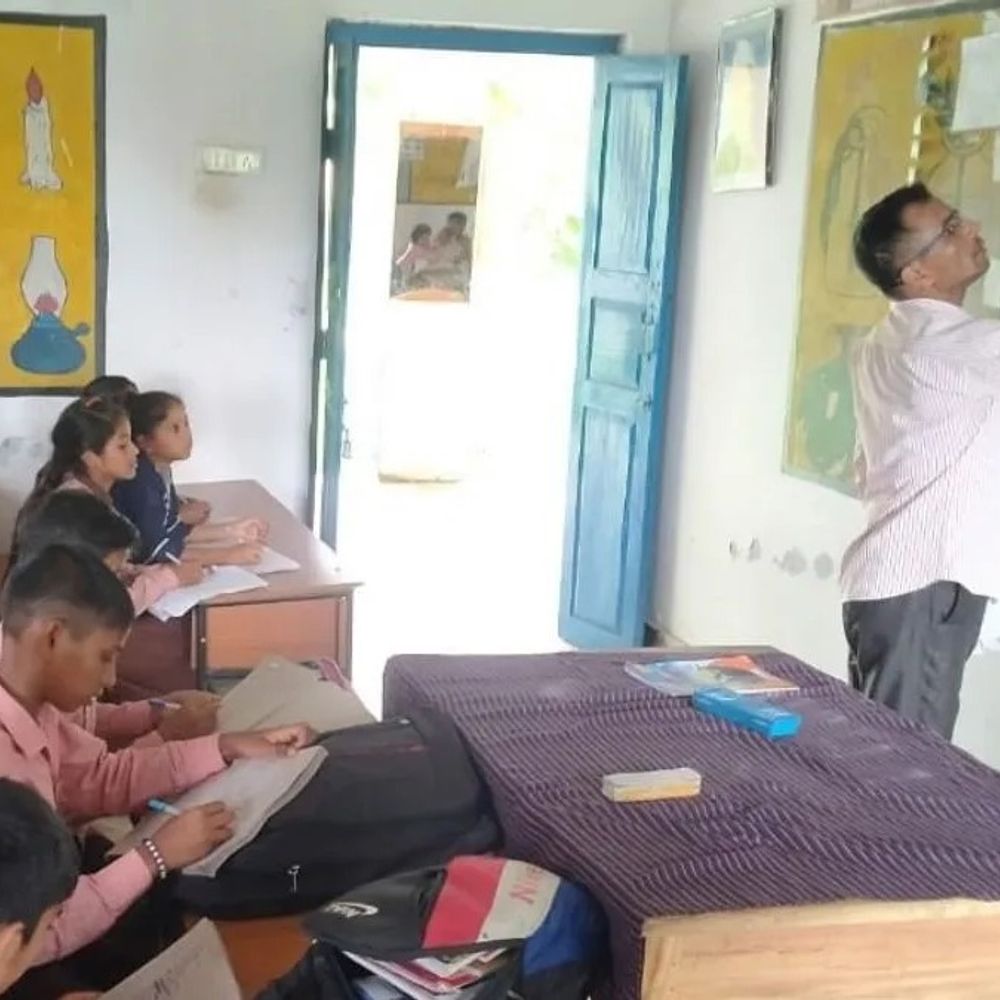 अयोध्या में 11 शिक्षक अपने मूल विद्यालयों में लौटेंगे:एकल-शिक्षक विहीन स्कूलों में शिक्षण सुधरेगा