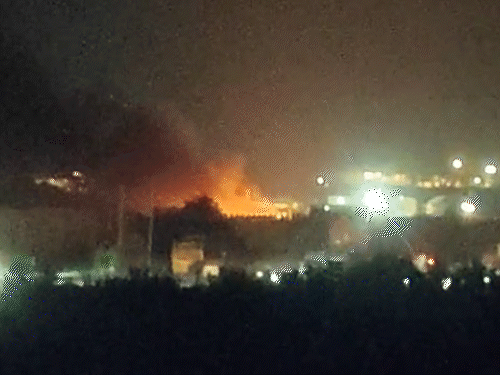 जैसलमेर की टेंट सिटी में आग, म्यूजिक-प्रोग्राम में थे टूरिस्ट:सम सैंड ड्यून्स के रिसोर्ट में मिनटों में फैली आग, फायर ब्रिगेड नहीं पहुंची