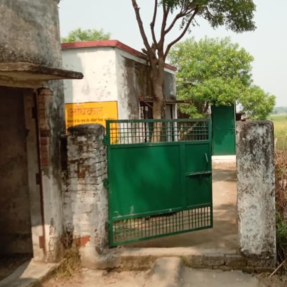 50 छात्र वाले विद्यालयों का नजदीकी स्कूल में विलय:गाजीपुर में 6 विद्यालय मिलाए गए, टीचर भी किए गए ट्रांसफर