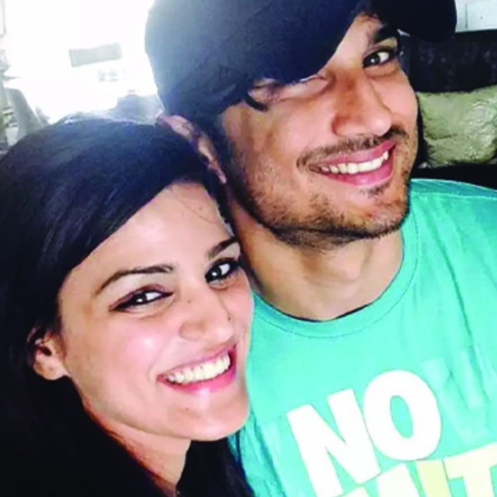 सुशांत की मौत पर बहन ने फिर उठाए सवाल:कहा- बिस्तर-पंखे में इतनी दूरी नहीं थी कि फांसी लगाया जा सके, गले पर निशान दुपट्टे के नहीं थे