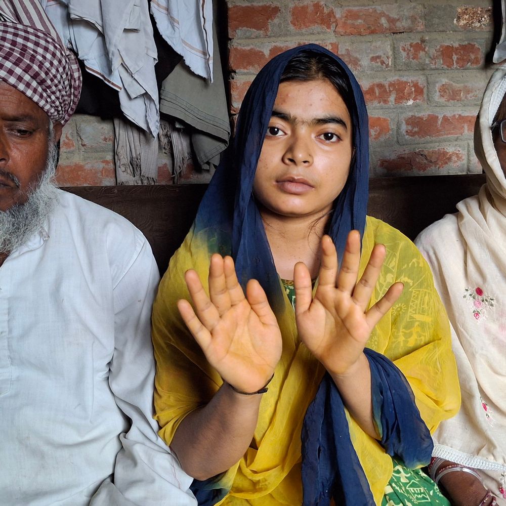 गाजीपुर में बारिश से धान की फसल बर्बाद:2 दिन बाद बेटी की शादी, खर्चे के लिए परिवार परेशान