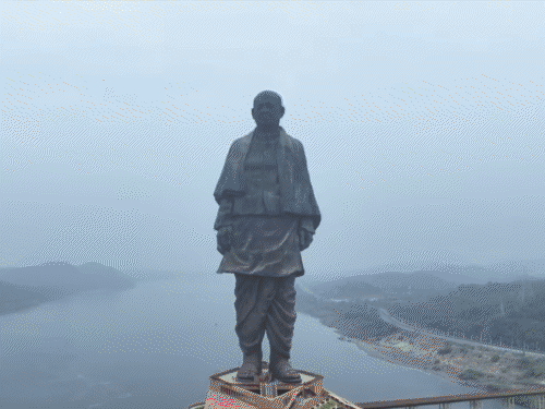 सरदार पटेल की 150वीं जयंती:केवडिया में स्टेच्यू ऑफ यूनिटी पर PM मोदी की पुष्पांजलि; एकता परेड में ऑपरेशन सिंदूर के पदक विजेता भी शामिल