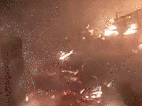 मोतिहारी में चार लाख की संपत्ति राख:  घर के पास खड़ी बाइक में लगी आग से हुए तेज धमाके, मवेशी भी झुलसे – Motihari (East Champaran) News