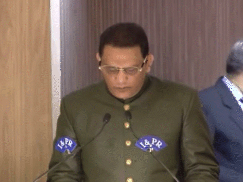 मोहम्मद अजरुद्दीन रेवंत रेड्डी सरकार में मिनिस्टर बने:हैदराबाद में शपथ ग्रहण समारोह हुआ; पूर्व क्रिकेटर विधान परिषद सदस्य हैं