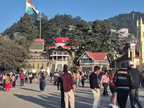 हिमाचल में 4 को बर्फबारी के आसार:ऊंचे क्षेत्रों में बढ़ेगी ठंड; ताबो का पारा माइनस 1.9 डिग्री तक गिरा, मंडी-बिलासपुर में छाया कोहरा