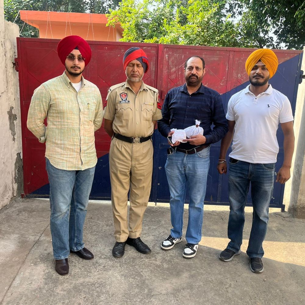 मोहाली में दो युवा ड्रग तस्कर अरेस्ट:  पुलिस को देखकर भागने की कोशिश, पीछा करके पकड़ा, तलाशी में हेरोइन बरामद – Kharar News