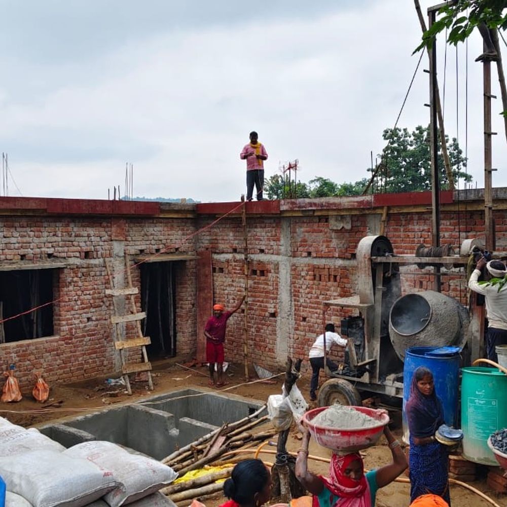 पलामू में लेवी न देने पर महिला मजदूर पर हमला:  हथियारबंद अपराधियों ने पीटा, जान से मारने की धमकी दी – Palamu News