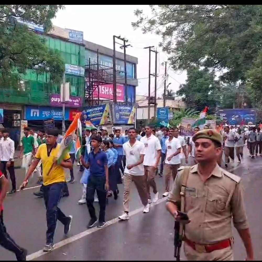 पुलिस अधीक्षक ने रन फॉर यूनिटी को दिखाई झंडी:रायबरेली में सरदार पटेल की 150वीं जयंती मनाई गई