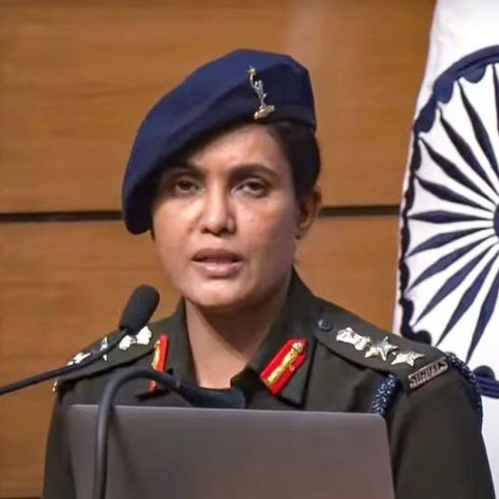 कर्नल सोफिया बोलीं-ऑपरेशन सिंदूर ने युद्ध में नई रणनीति दिखाई:पाकिस्तान की तरफ से इन्फॉर्मेशन वारफेयर हुई, युवा सतर्क रहें और डिजिटल लिटरेसी बढ़ाएं