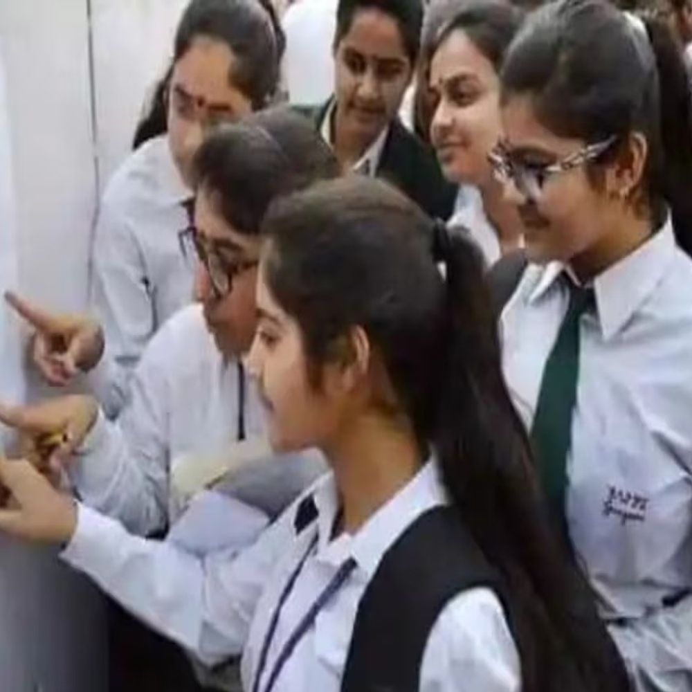 CBSE 10वीं-12वीं एग्जाम की डेटशीट जारी:17 फरवरी 2026 से शुरू होंगे पेपर; कुल 42 लाख छात्र-छात्राएं होंगी शामिल