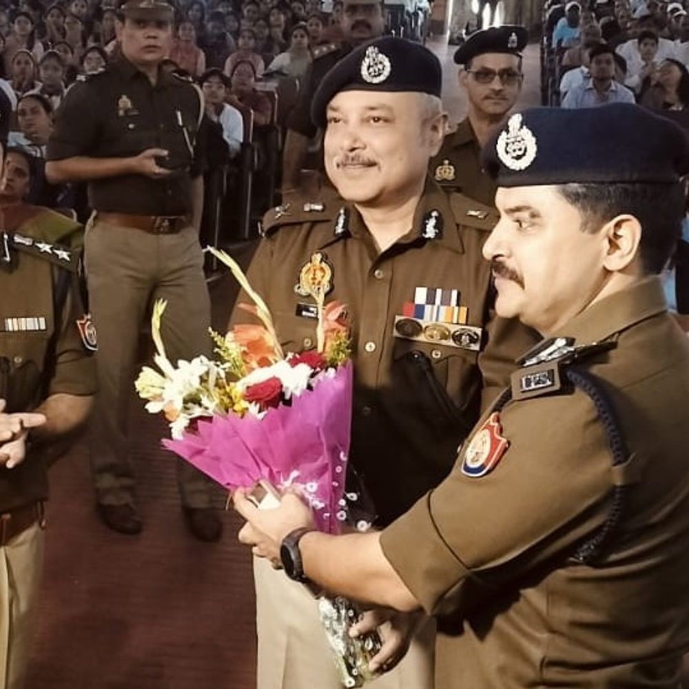 मेरठ में साइबर सुरक्षा कार्यक्रम:महिलाओं, युवाओं को डिजिटल सुरक्षा की जानकारी दी गई