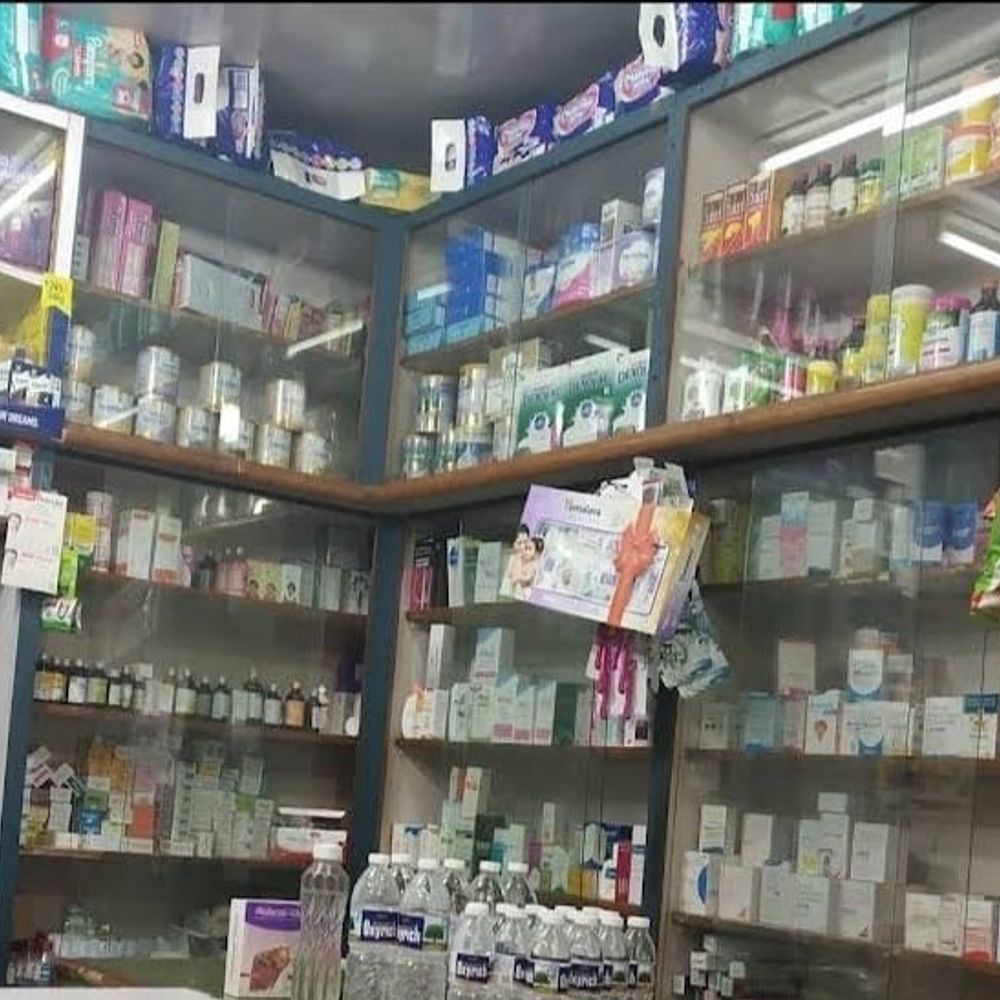 रामपुर में बिना लाइसेंस मेडिकल स्टोर चलाने पर सज़ा:दो संचालकों को 3 साल जेल, एक लाख का जुर्माना लगा