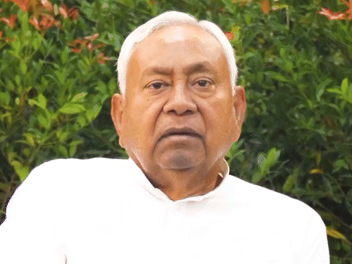 CM नीतीश बोले- अब बिहारी कहलाना गर्व की बात:हमने कानून-व्यवस्था सुधारी; खेसारी बोले-जंगलराज अच्छा था, लोग पैसे देकर जिंदा तो रहते थे