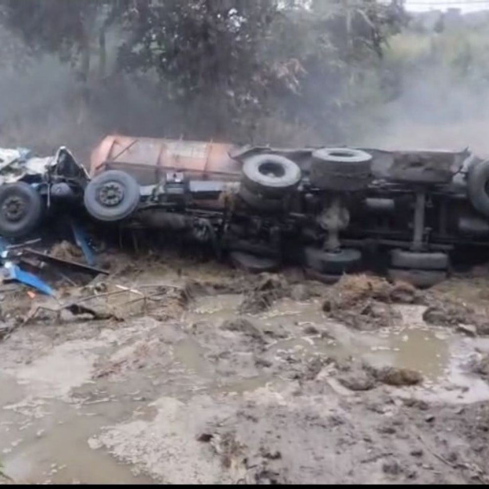 पलामू में केमिकल टैंकर दुर्घटनाग्रस्त, चालक की मौत:  सतबरवा में NH-39 पर हुआ हादसा, रेहला से टंडवा जा रहा था टैंकर – Palamu News