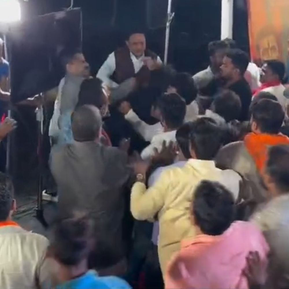 दरभंगा में डिबेट कार्यक्रम में जमकर हंगामा:भाजपा-द प्लूरल्स पार्टी के कार्यकर्ताओं के बीच मारपीट, पुष्पम प्रिया बोलीं- मेरे लोगों को बुरी तरह से मारा है