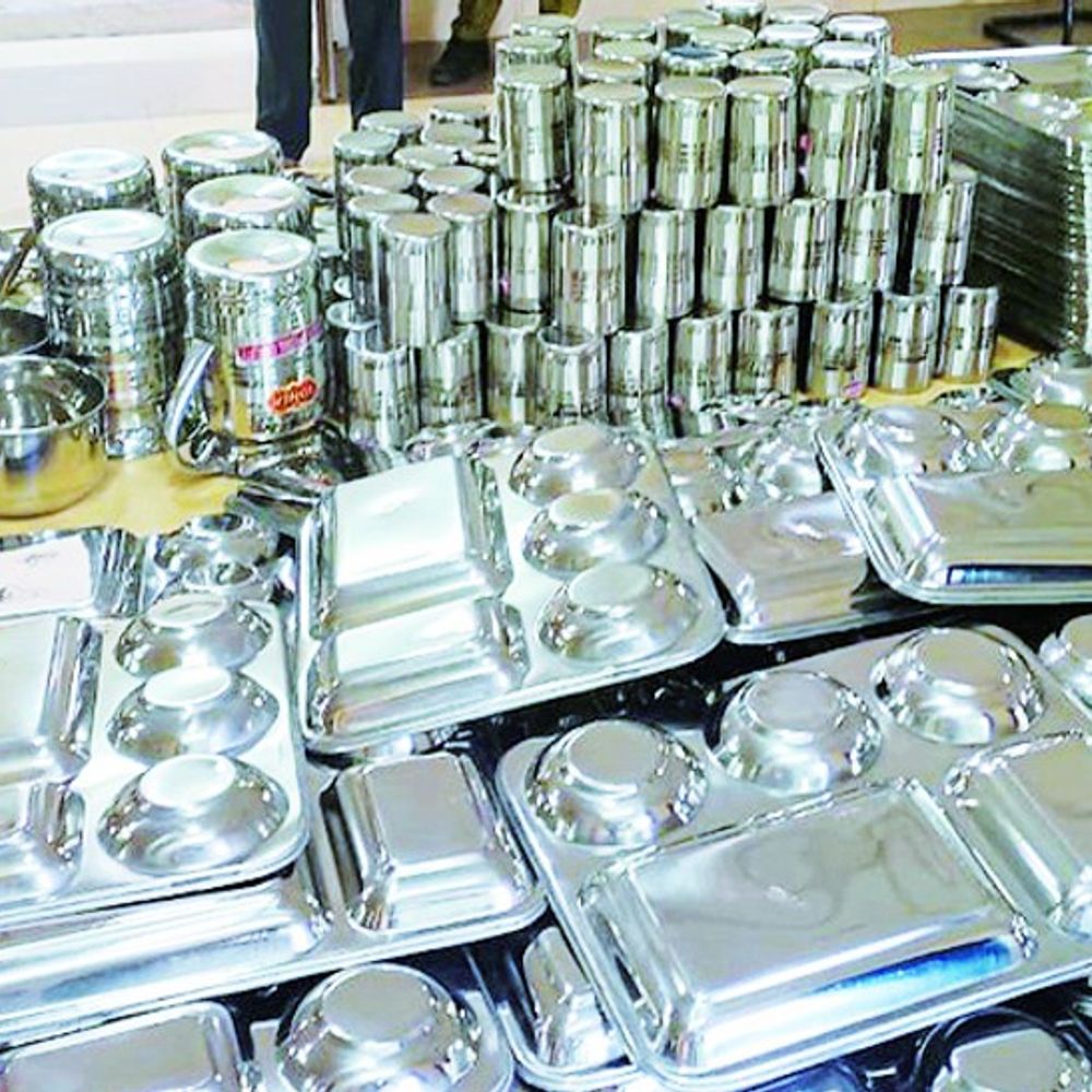 बागपत में गांव-गांव स्थापित होंगे बर्तन बैंक:सामुदायिक आयोजनों में घटेगा खर्च और प्लास्टिक का उपयोग